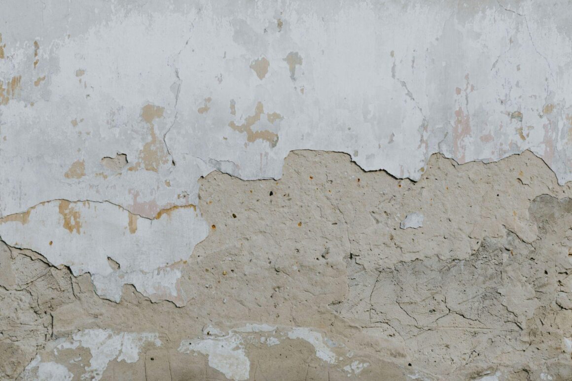 How to Tell if The Water Damage is Old or New: A Homeowner’s Identification
Guide How to Tell if The Water Damage is Old or New: A Homeowner’s Identification
Guide