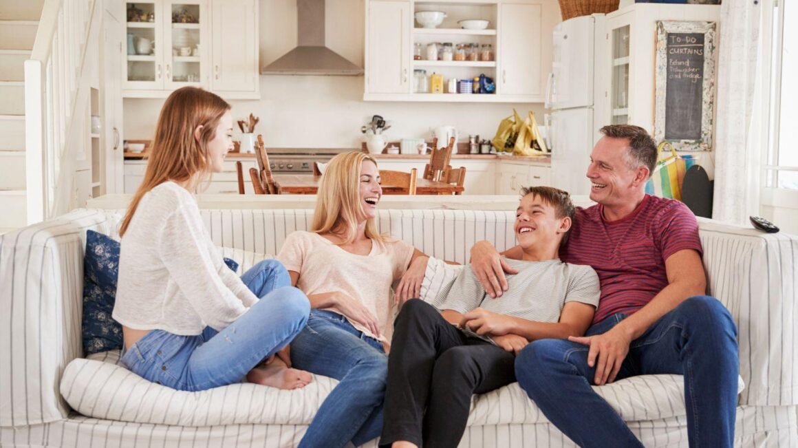 Raising with Confidence: How to Encourage and Liberate Your Child to Become
Their Own Person